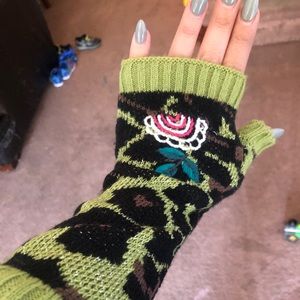 Leopard print fingerless gloves